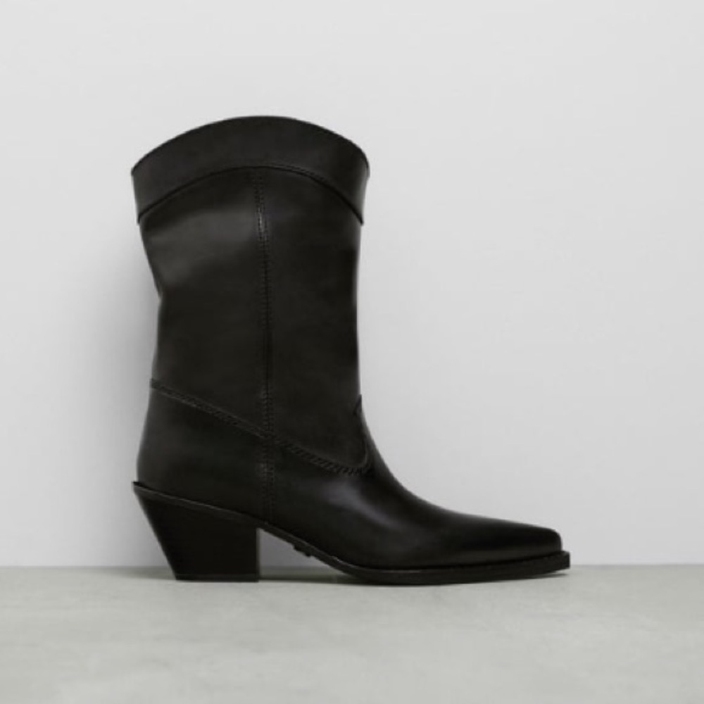 NWT Zara Black Leather Cowboy Style Heeled Ankle Boots. Size 11